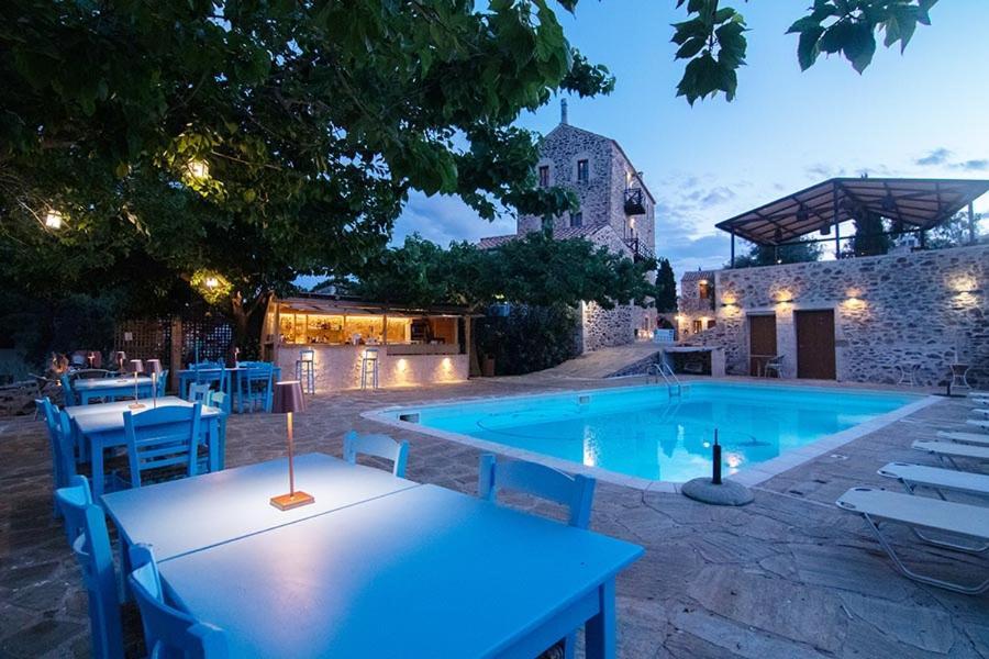 Petropoulakis Tower Hotell Jýthio Eksteriør bilde